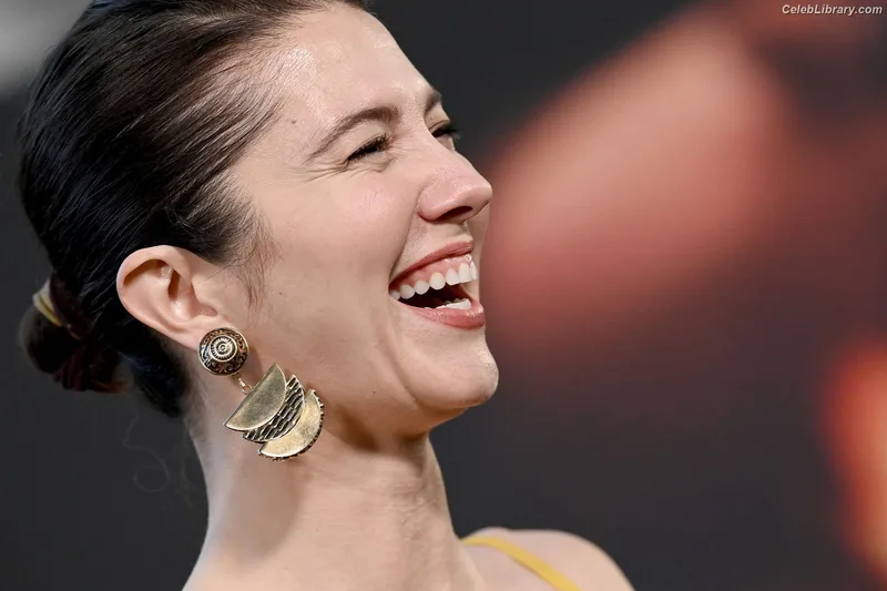 Mary Elizabeth Winstead photo 14 of 285