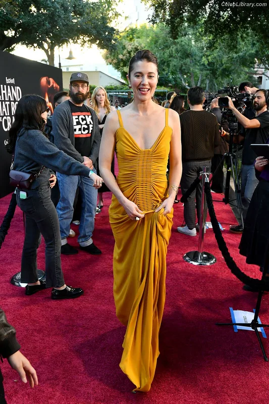 Mary Elizabeth Winstead photo 16 of 285