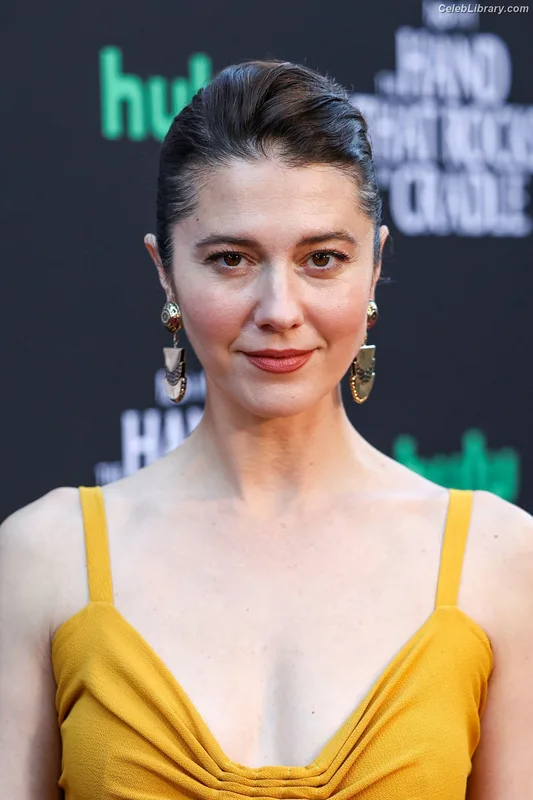 Mary Elizabeth Winstead photo 19 of 285