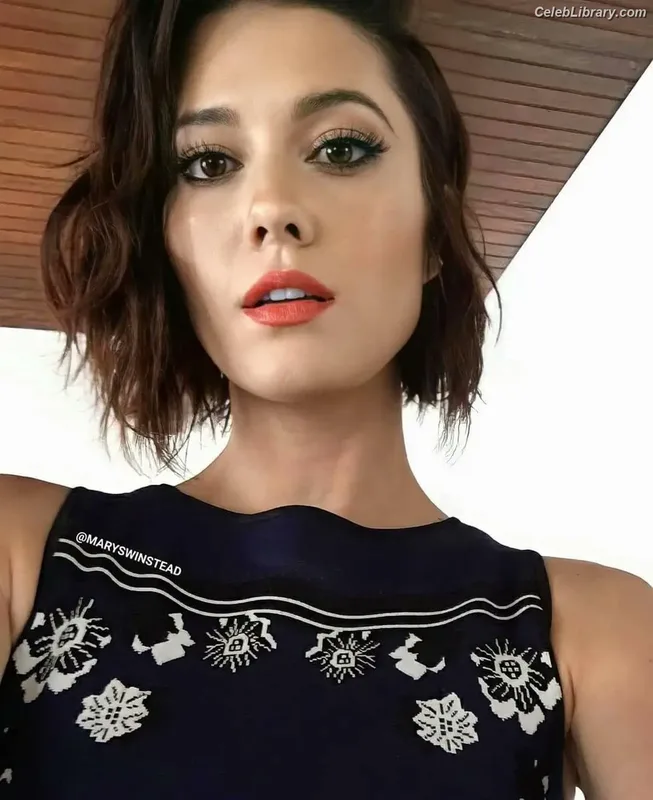 Mary Elizabeth Winstead photo 2 of 285