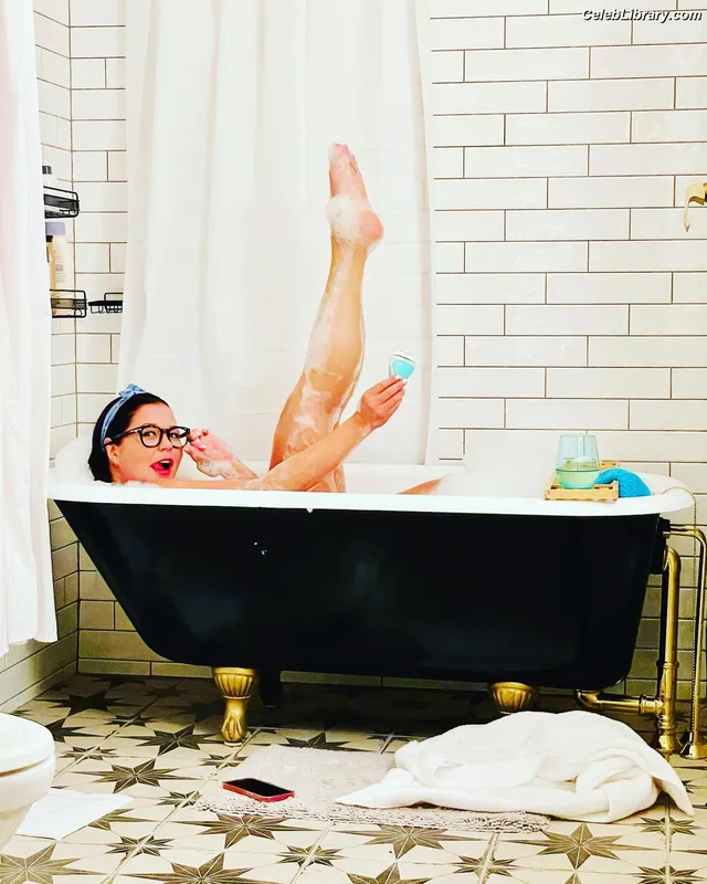 Mary Hollis Inboden photo 1 of 37