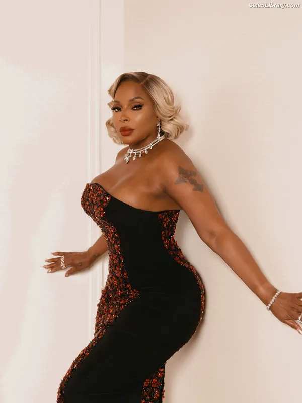 Mary J Blige photo 23 of 37