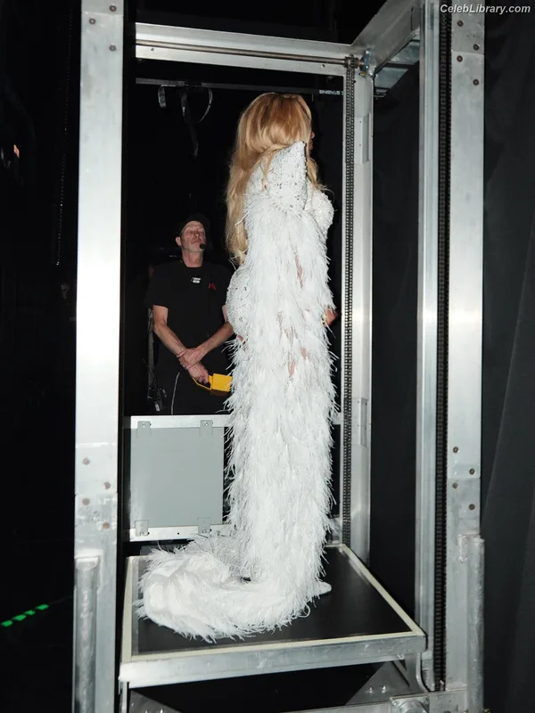 Mary J Blige photo 9 of 37