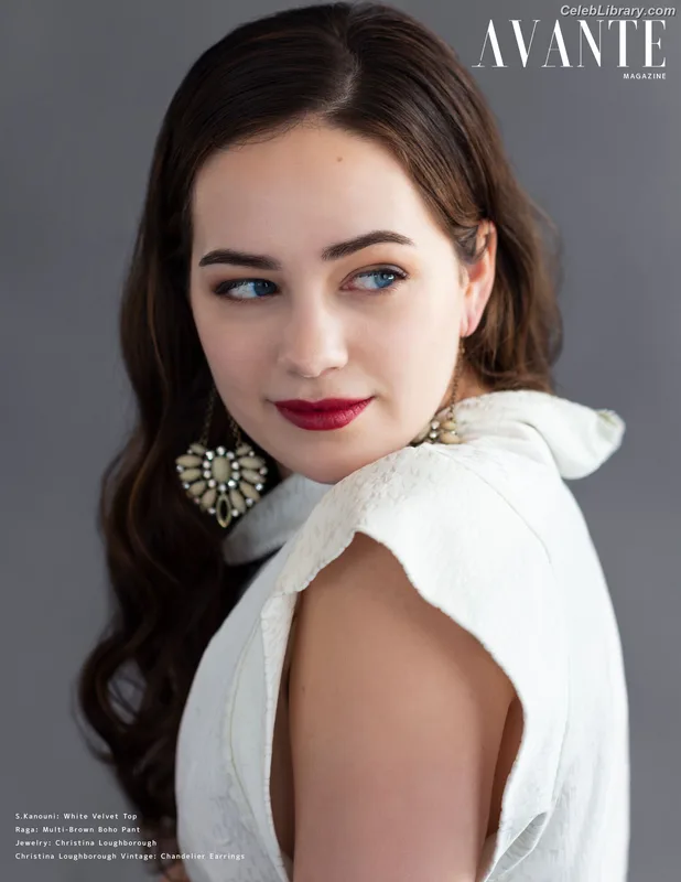 Mary Mouser photo 12 of 121