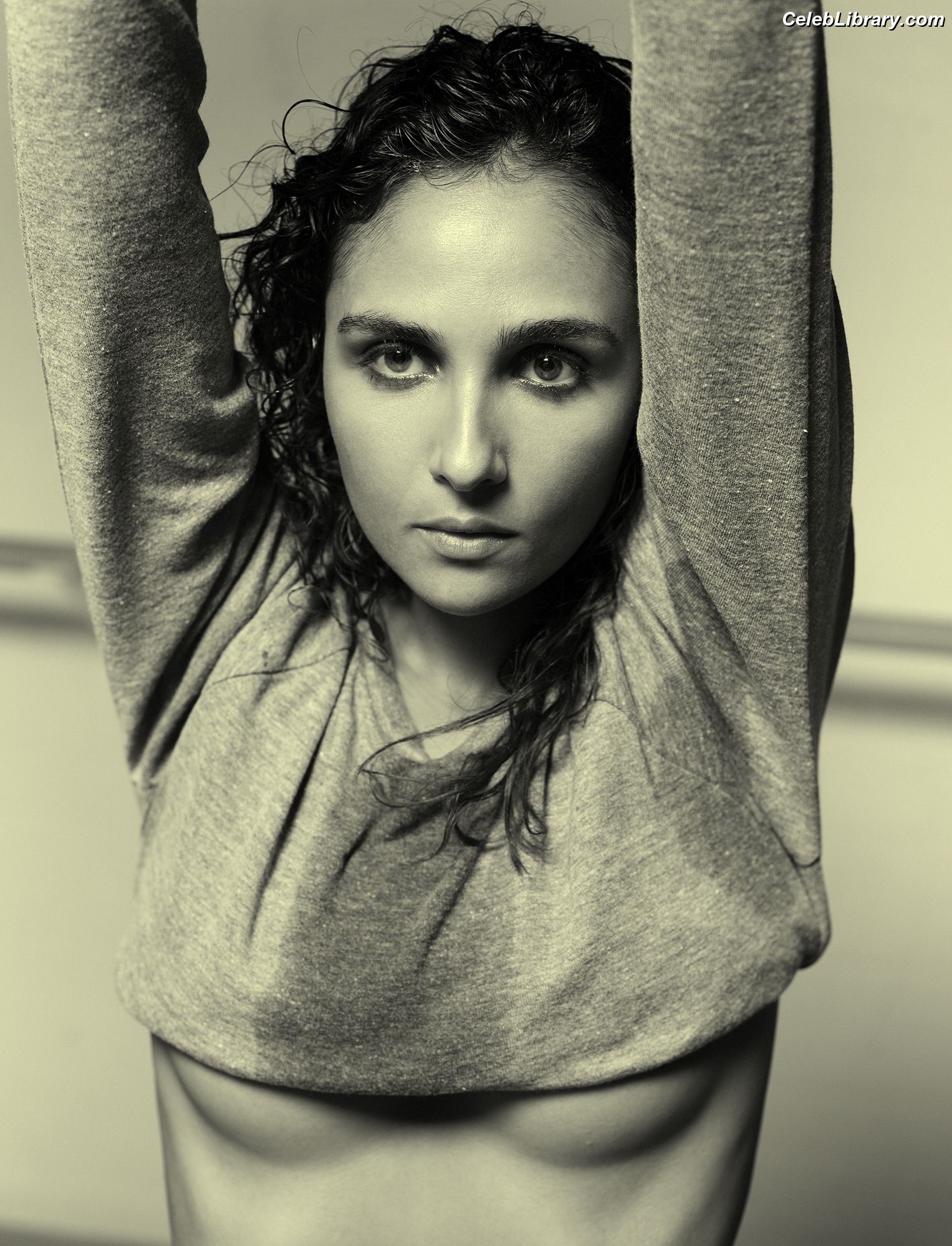 Maryam Hassouni photo 5 of 55