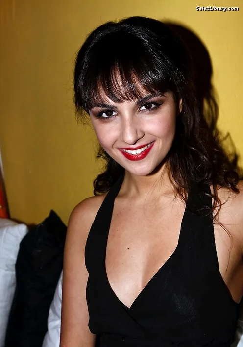 Maryam Hassouni photo 6 of 55