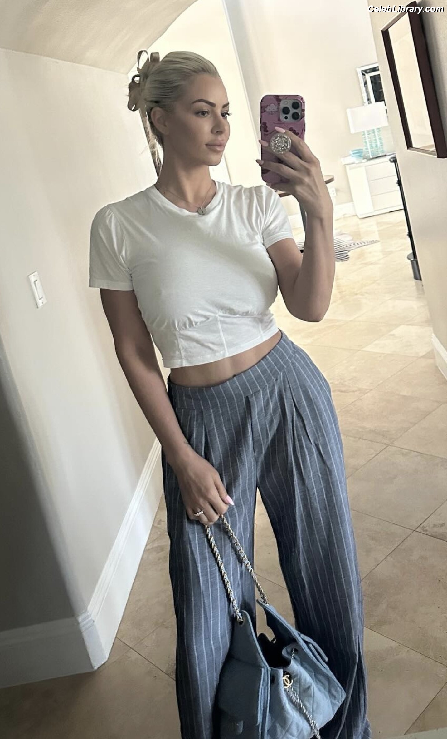 Maryse photo 4 of 1532