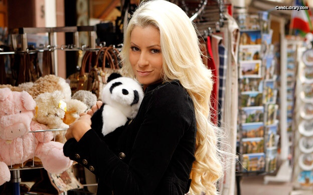 Maryse photo 5 of 1532