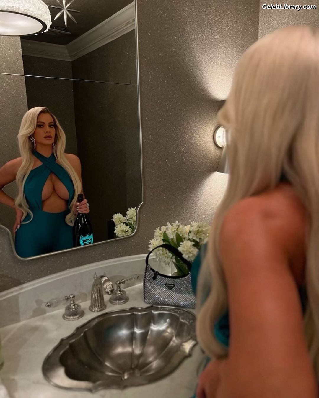 Maryse photo 4 of 1532