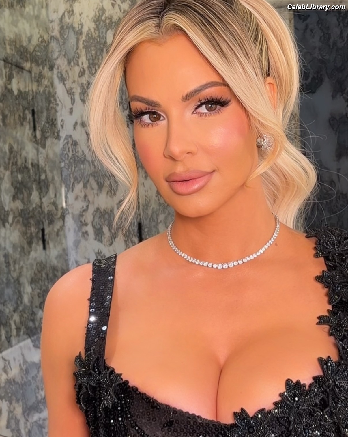 Maryse photo 20 of 1532