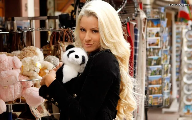Maryse photo 20 of 1532
