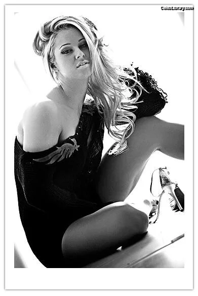 Maryse photo 7 of 1532