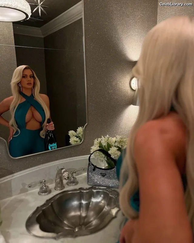 Maryse photo 15 of 1532