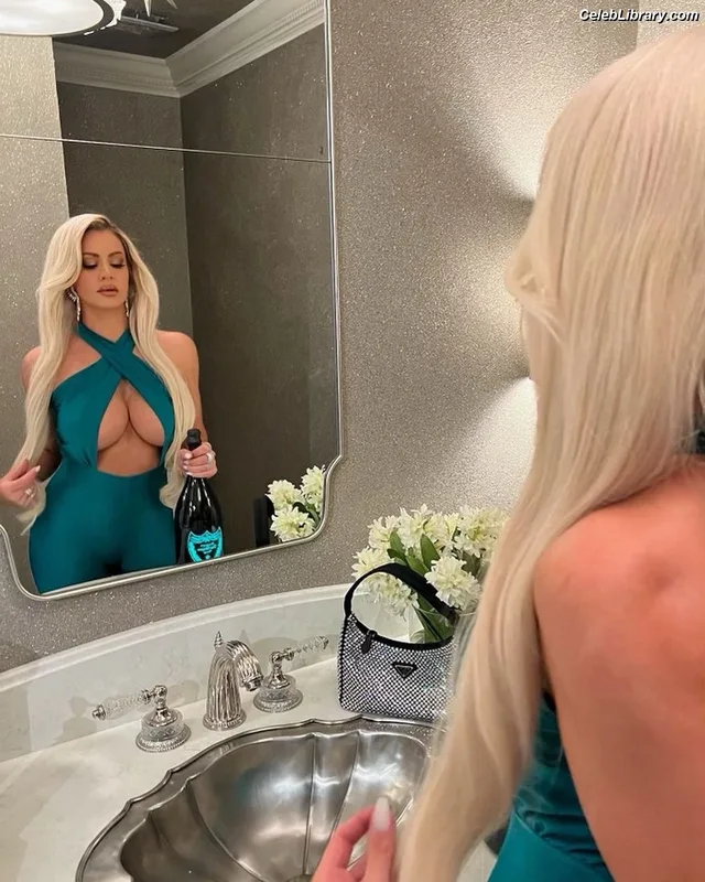 Maryse photo 17 of 1532
