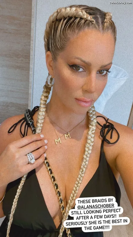 Maryse photo 15 of 1532