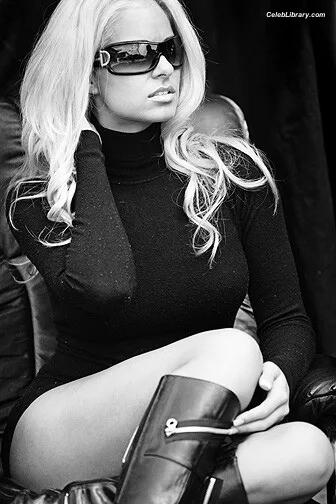 Maryse photo 18 of 1532