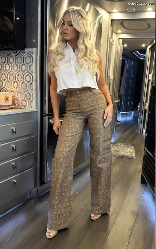 Maryse photo 4 of 1532