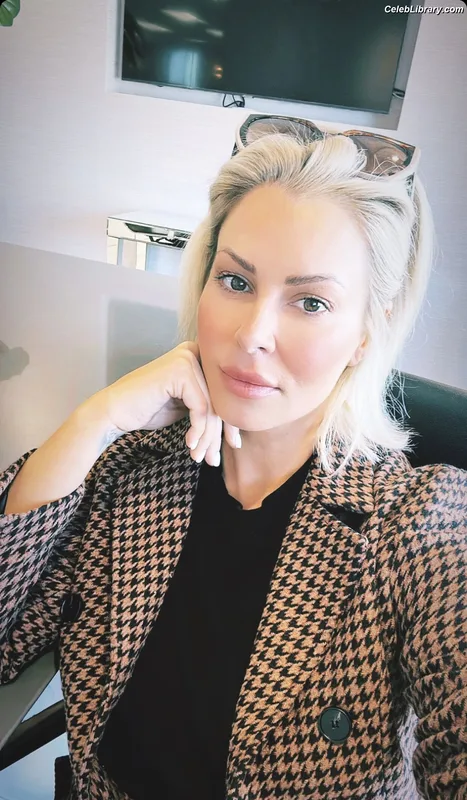 Maryse photo 7 of 1532