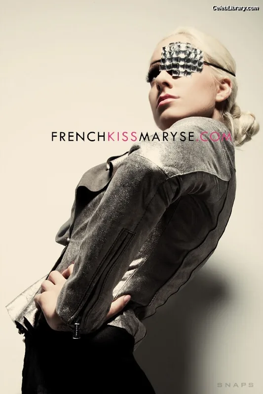 Maryse photo 7 of 1532