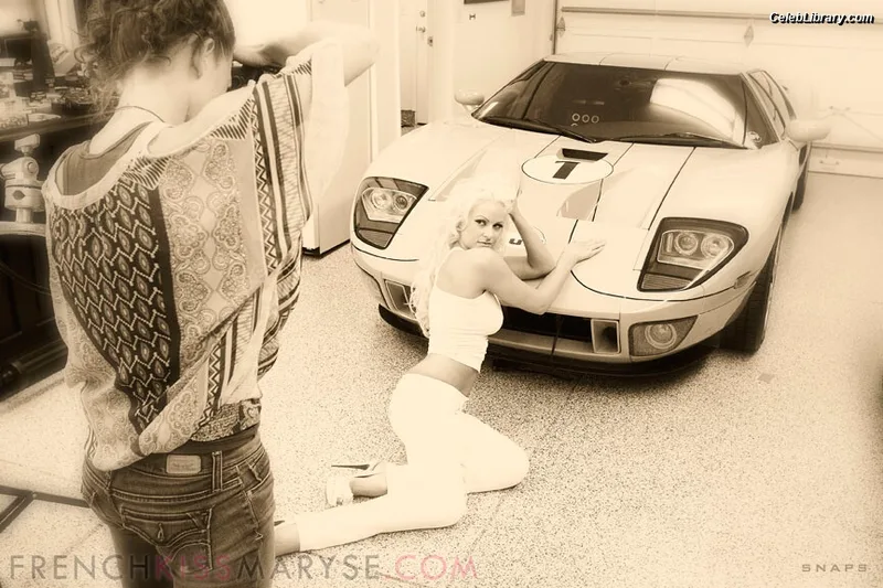 Maryse photo 2 of 1532