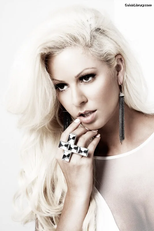 Maryse photo 20 of 1532