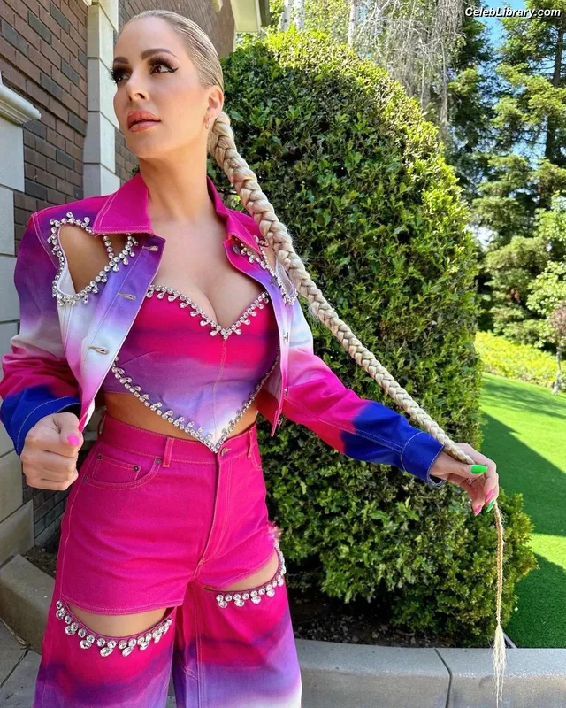 Maryse photo 17 of 1532