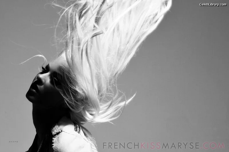 Maryse photo 16 of 1532