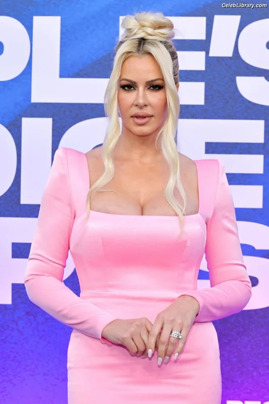 Maryse photo 2 of 1532