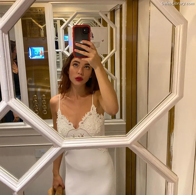 Matilda De Angelis photo 4 of 101