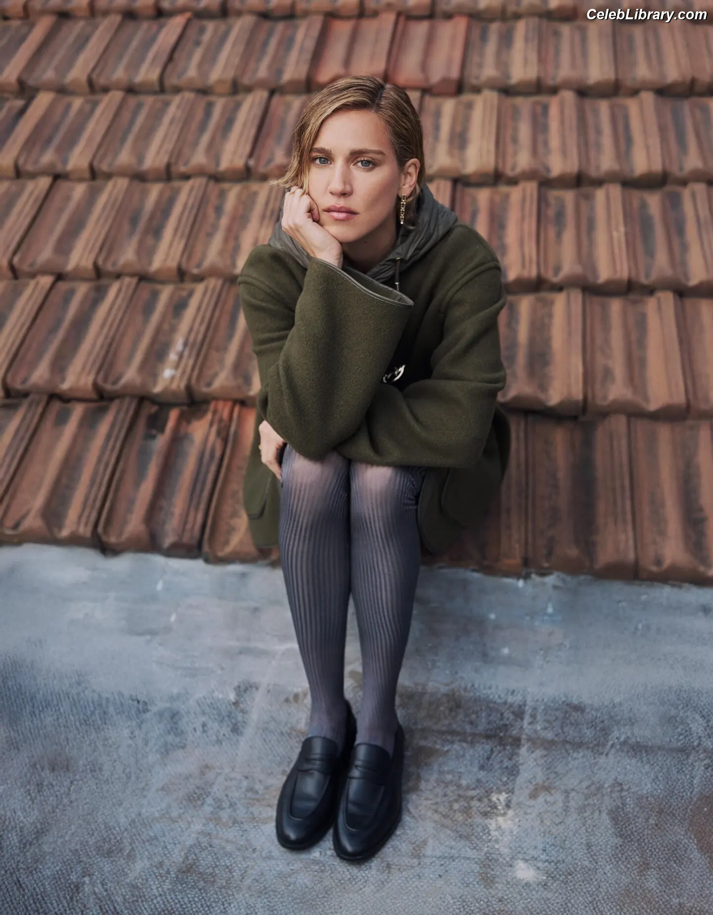 Matilda Lutz photo 4 of 28