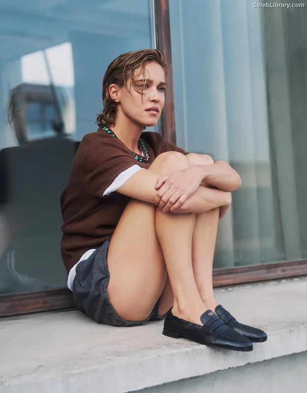 Matilda Lutz photo 1 of 29