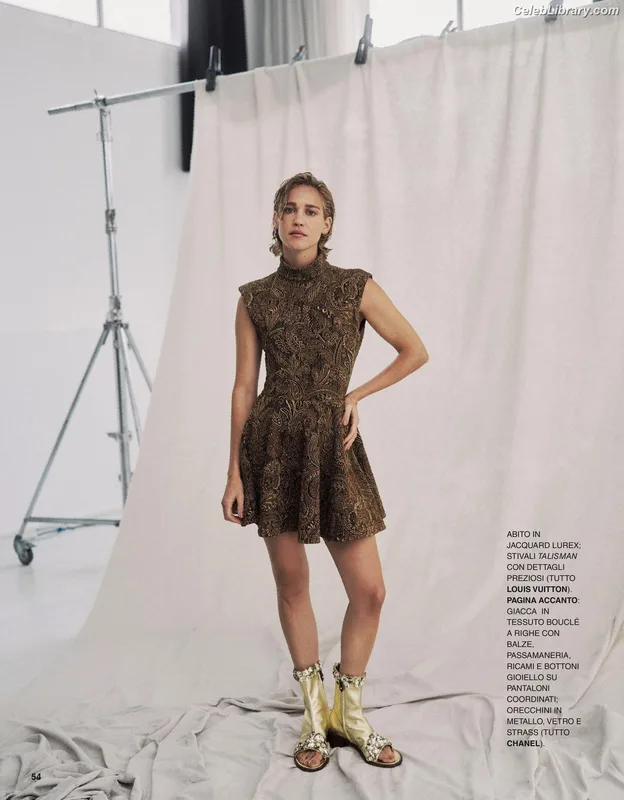 Matilda Lutz photo 21 of 29