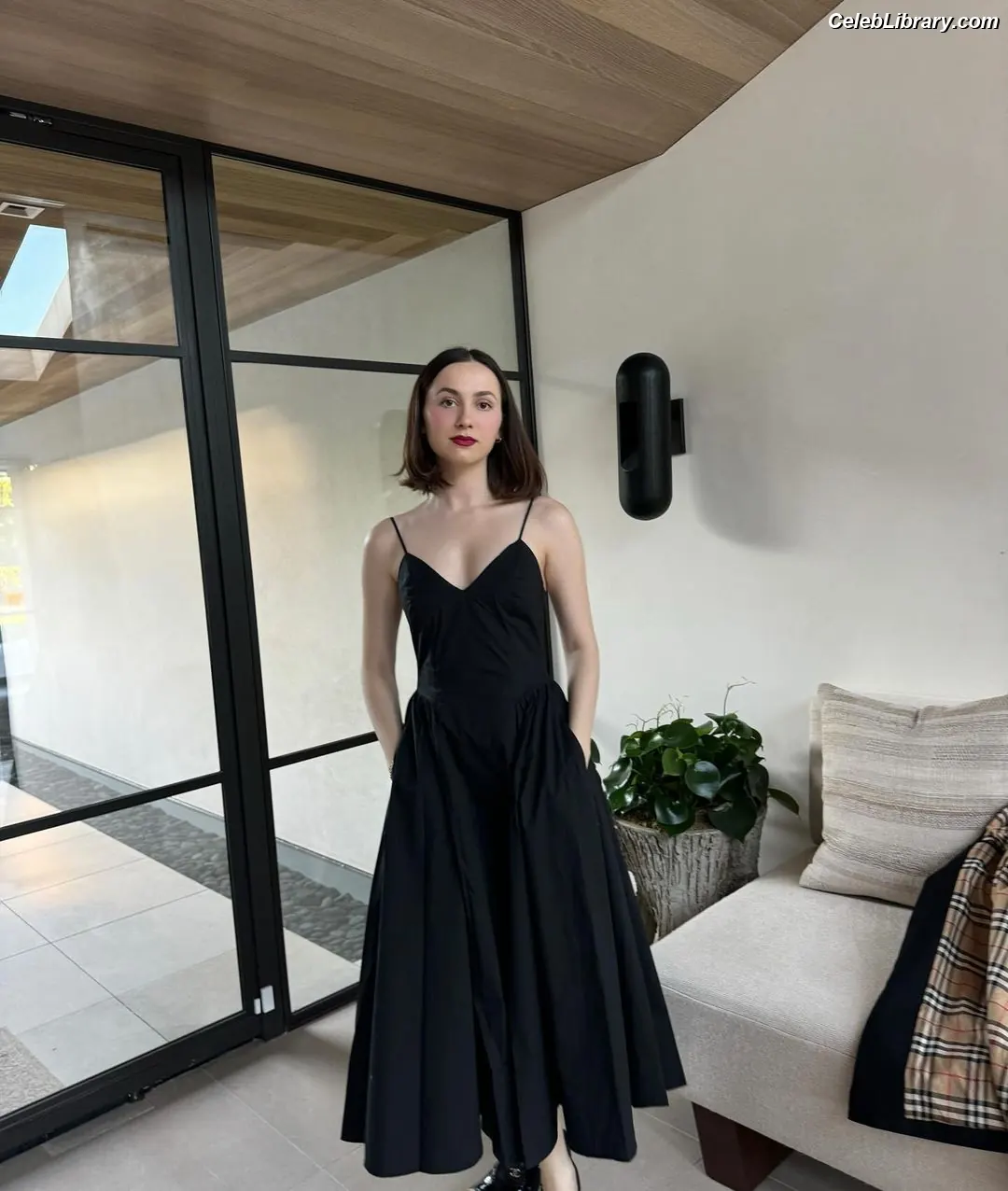 Maude Apatow photo 22 of 242