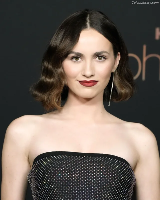 Maude Apatow photo 14 of 243