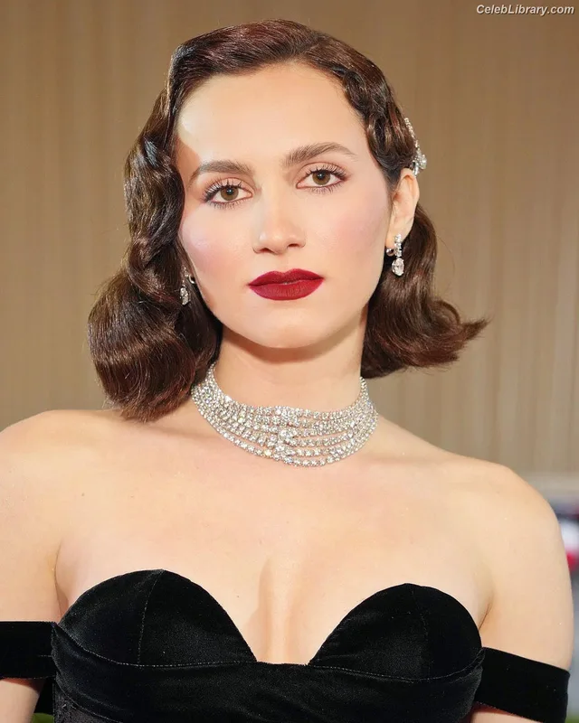 Maude Apatow photo 17 of 243