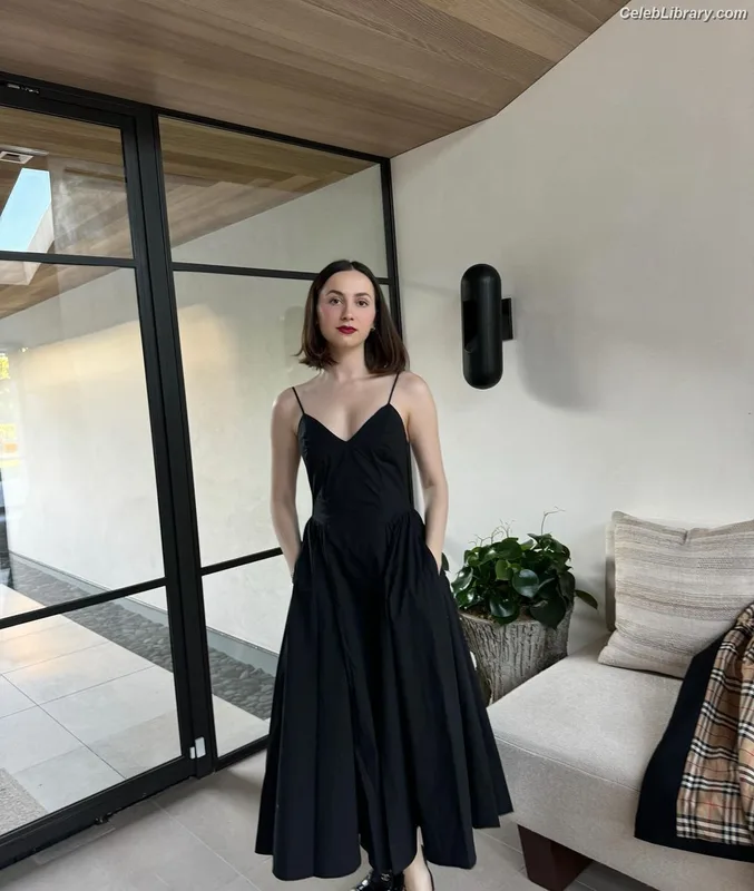 Maude Apatow photo 22 of 243