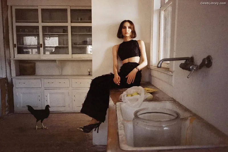 Maude Apatow photo 9 of 243