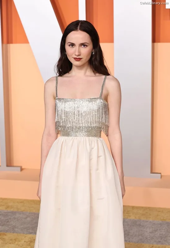 Maude Apatow photo 18 of 243