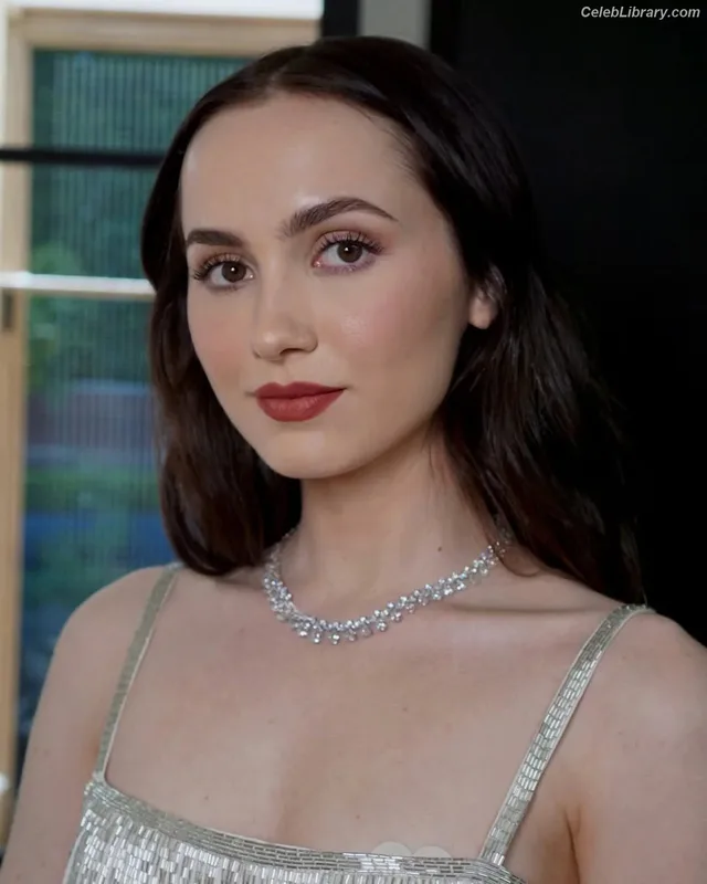 Maude Apatow photo 21 of 243