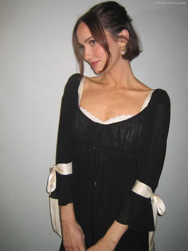 Maude Apatow photo 21 of 243
