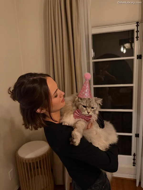 Maude Apatow photo 23 of 243