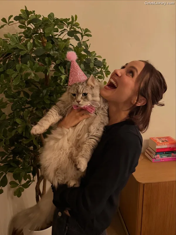 Maude Apatow photo 24 of 243