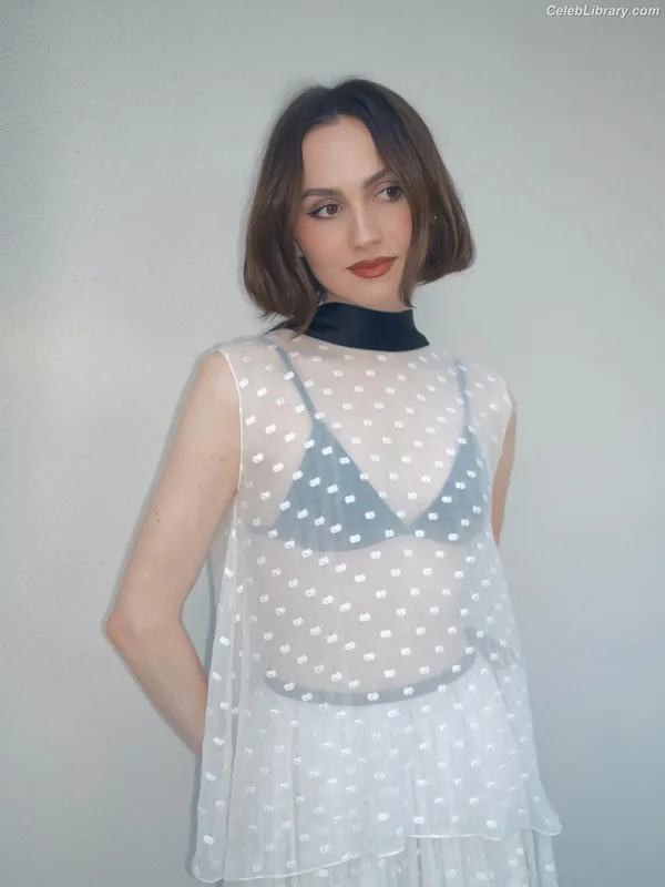 Maude Apatow photo 10 of 243