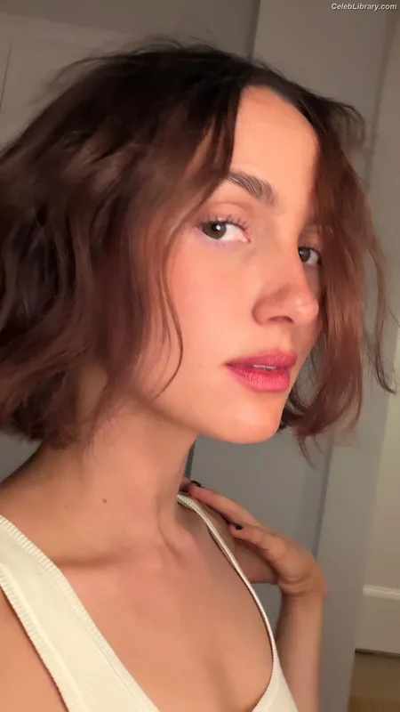 Maude Apatow photo 15 of 243