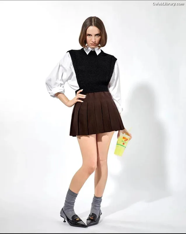 Maude Apatow photo 17 of 243