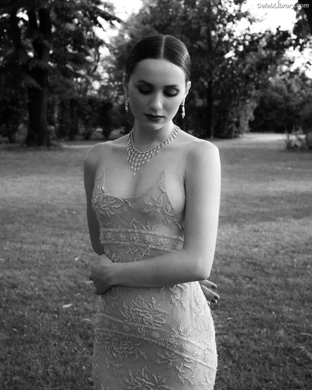 Maude Apatow photo 20 of 243