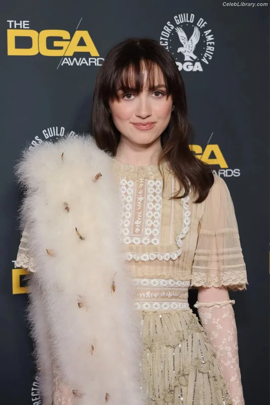 Maude Apatow photo 9 of 243