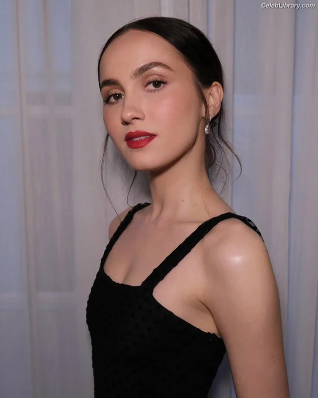 Maude Apatow photo 18 of 243