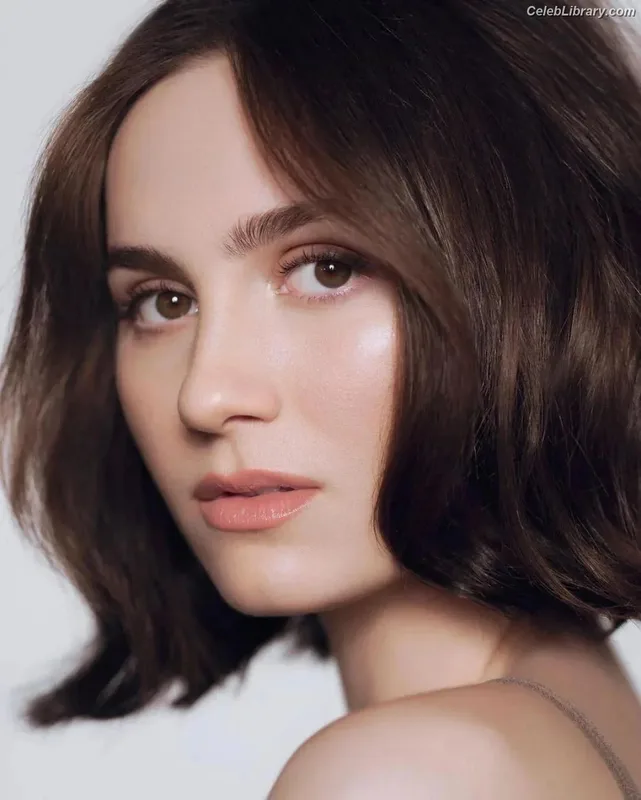 Maude Apatow photo 2 of 243