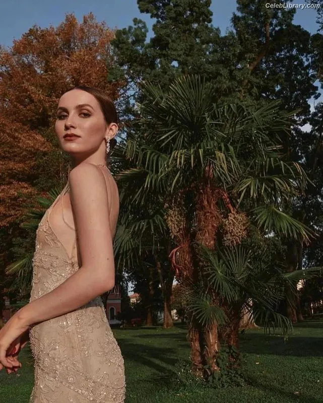 Maude Apatow photo 9 of 243